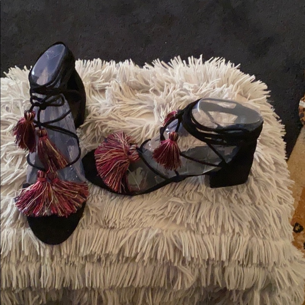 Designer Shoes - Picture 2 of 5